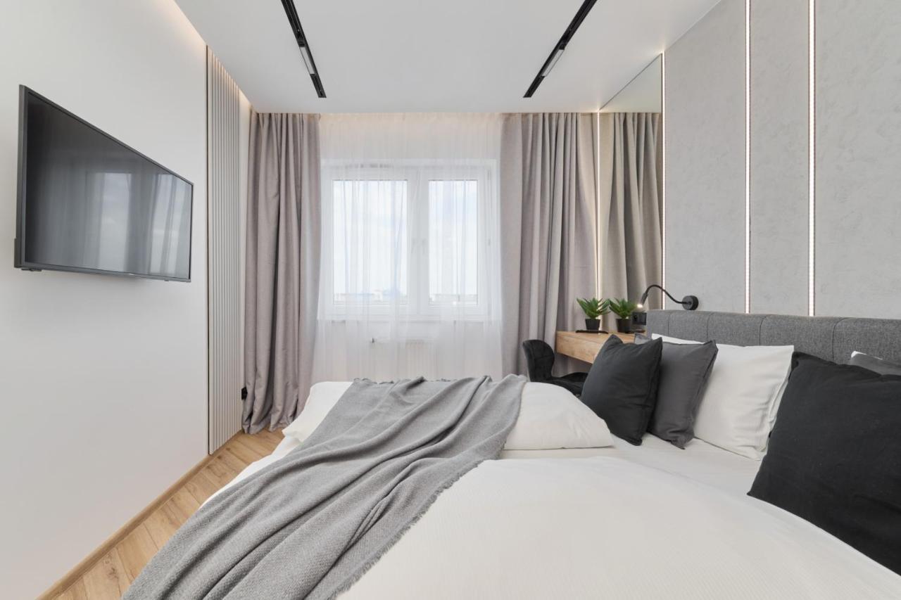Exclusive Apartment With Balcony & Parking Wroclaw By Renters Prestige Εξωτερικό φωτογραφία