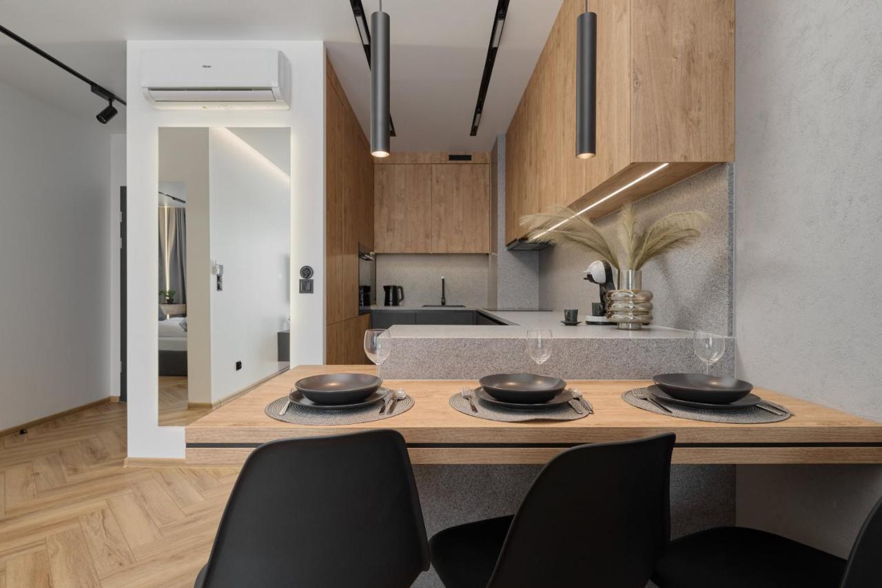 Exclusive Apartment With Balcony & Parking Wroclaw By Renters Prestige Εξωτερικό φωτογραφία
