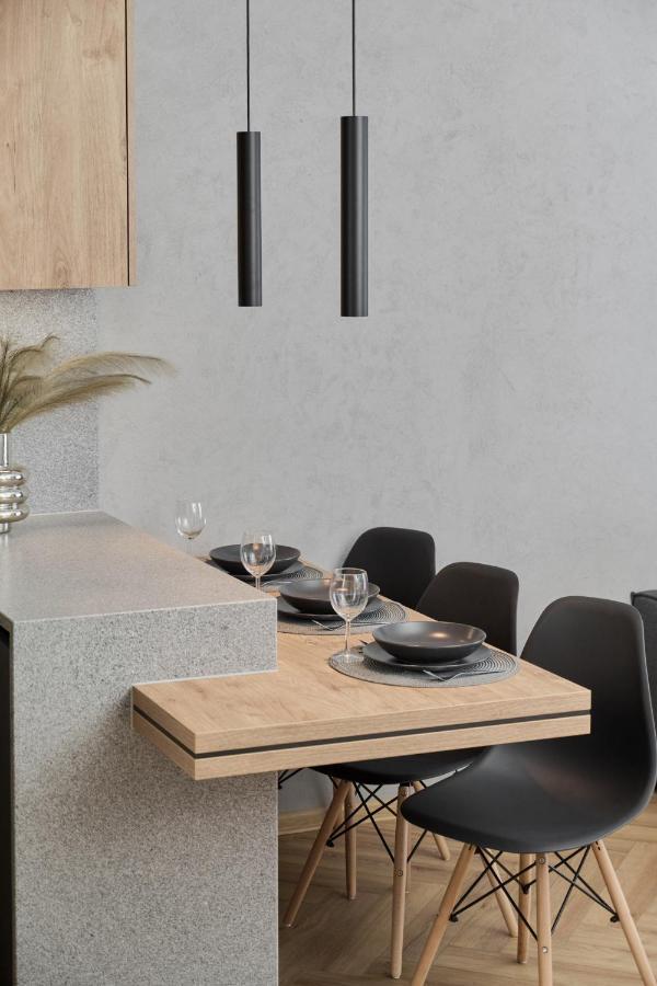 Exclusive Apartment With Balcony & Parking Wroclaw By Renters Prestige Εξωτερικό φωτογραφία