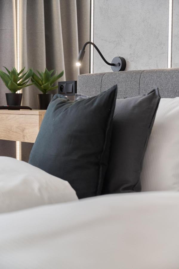 Exclusive Apartment With Balcony & Parking Wroclaw By Renters Prestige Εξωτερικό φωτογραφία