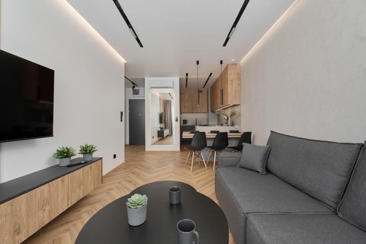 Exclusive Apartment With Balcony & Parking Wroclaw By Renters Prestige Εξωτερικό φωτογραφία